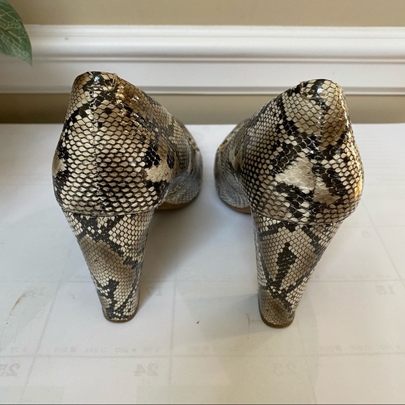 Bandolino Snakeskin Block Heels - Picture 3 of 8
